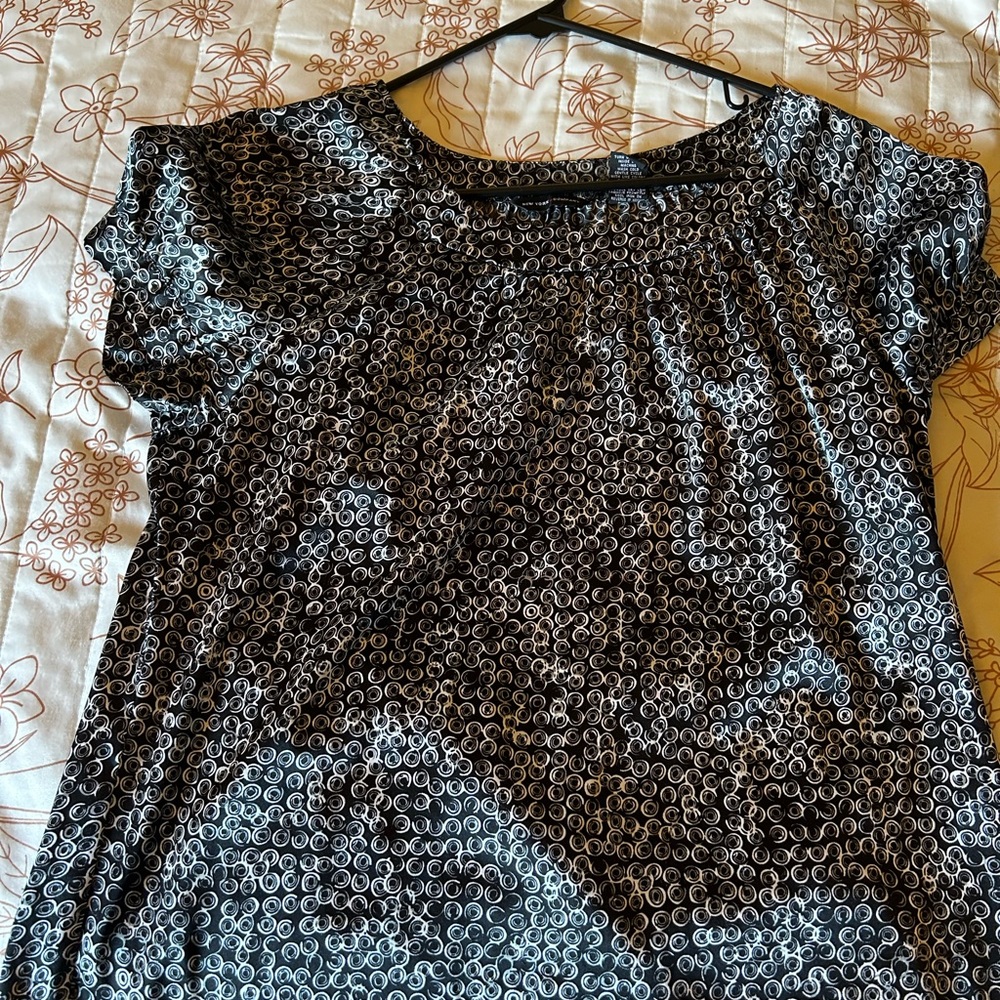 New York & Company Black and White Patterned Blouse